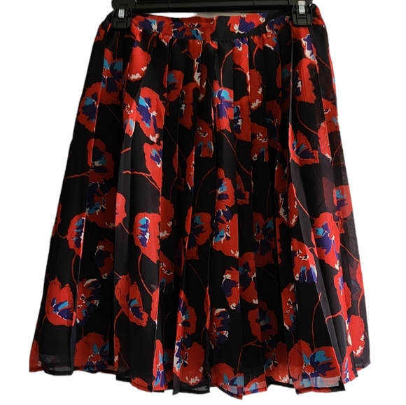 Modcloth Poppy Floral Pleated A-Line Chiffon Skirt - Picture 2 of 11